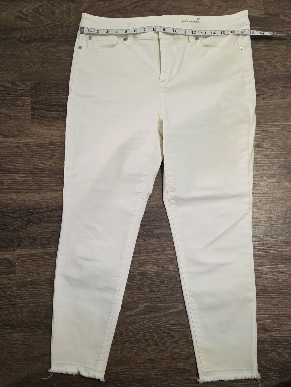 Vince Camuto Off-White Cropped Skinny Jeans